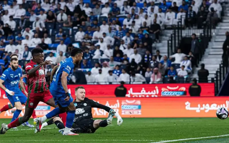صدارة الدوري السعودي.. الهلال يفوز 2-0 والاتحاد يهزم الأهلي